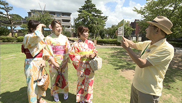 金沢で、結婚への願掛けする予定の女性３人がクイズに挑戦